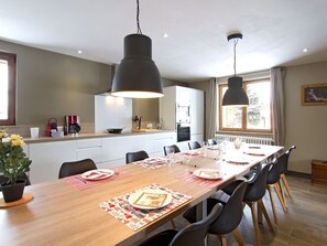 Chalet | Private kitchen | Microwave, oven, dishwasher, highchair - Lovely Chalet at the Bellevarde ski Lift in Espace Killy (Val-d'Isere)