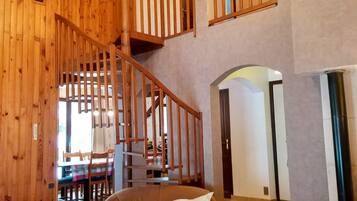 Chalet | Ruang tamu
