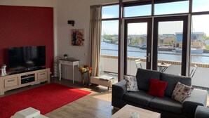 Unclassified image, 5 of 7, button - Comfy Holiday Home With a Private Jetty, in Lemmer (Lemmer)