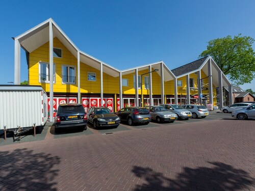 Very Spacious 6-person Apartment Located in the Centre of Ouddorp