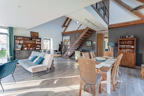 House | Living room - Holiday Home in Escalles Near Cap Blanc Nez (Escalles)