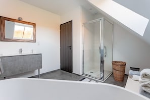 House | Bathroom - Holiday Home in Escalles Near Cap Blanc Nez (Escalles)