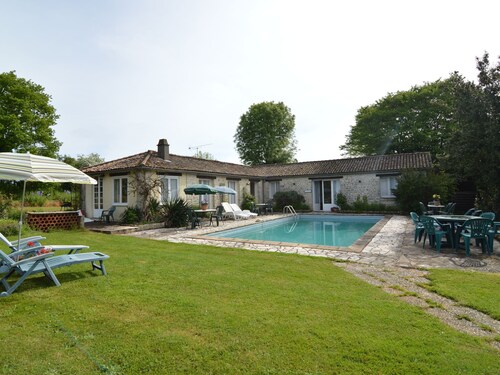 Charming Cottage With a Swimming Pool