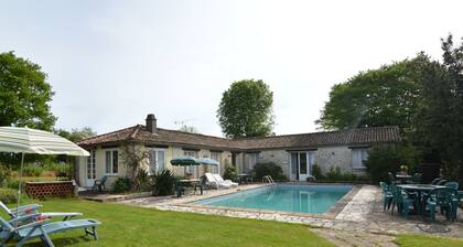 Charming Cottage With a Swimming Pool