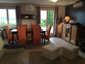 Villa | Dining - Villa in Caunes-minervois With Private Pool (Caunes-Minervois)
