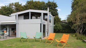 Exterior - Wonderful Holiday Home With Large Garden, Within 100 Metres of the Veerse Lake (Kamperland)