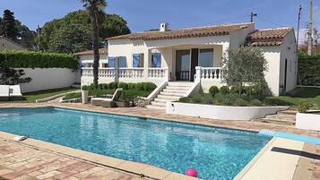 Villa | Exterior