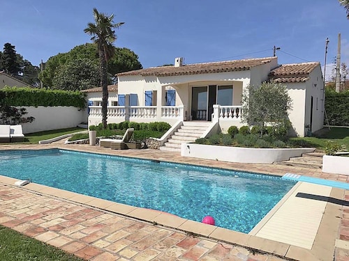 Gorgeous Villa in Montcaret With Private Swimming Pool