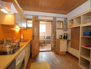 Lägenhet | Eget kök | Spishäll och diskmaskin