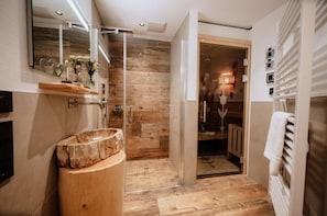 Chalet | Badkamer | Een douche