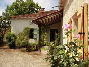 Exterior - Wonderful Authentic French House With Private Pool in a Stunning Location (Bourg-de-Visa)