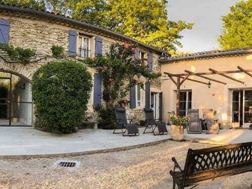 Characteristic Appartement With Swimming Pool, Completely Renovated
