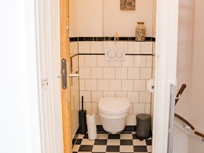Shower, towels - Gorgeous Apartment in Katwijk Centre Near Sea (Katwijk Aan Zee)