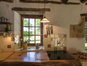 House | Private kitchen - Holiday Home in Dordogne With Private Pool (Thenon)