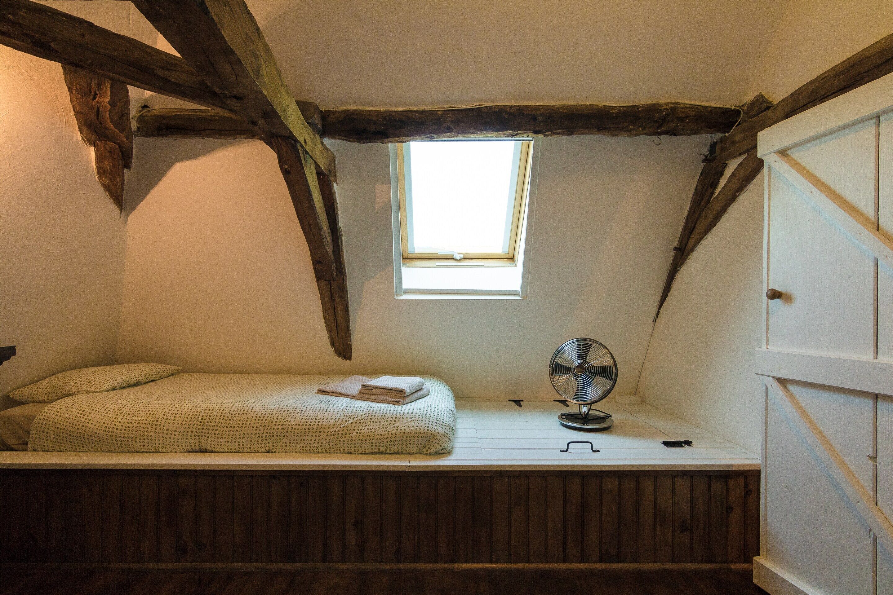 Huis | 3 slaapkamers, individueel gemeubileerd, een strijkplank/strijkijzer