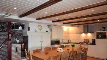 House | Tempat makan