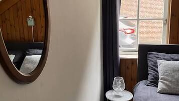 House | 3 bedrooms, individually furnished