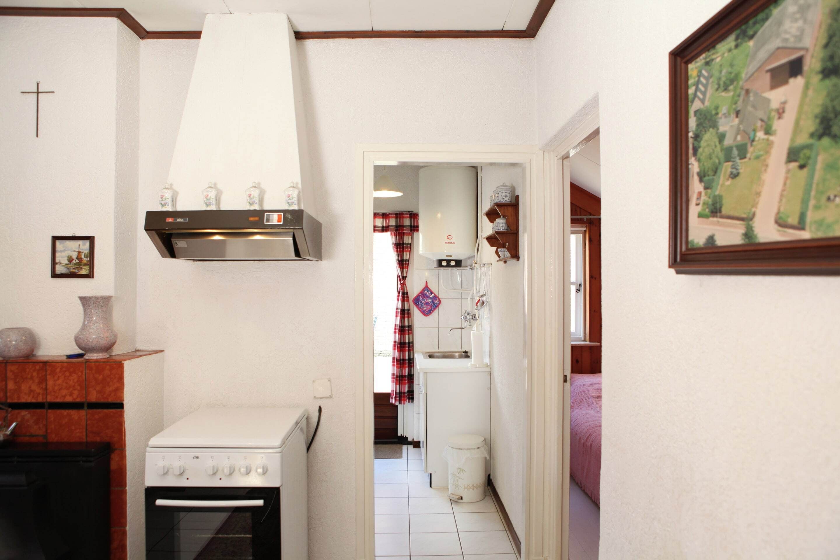 House | Private kitchen | Fridge, microwave, oven, stovetop