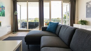 Villa | Living room - Luxurious Villa in Limeyrat France With Private Pool (Limeyrat)