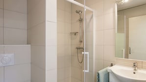 Villa | Bathroom - Luxurious Villa in Limeyrat France With Private Pool (Limeyrat)