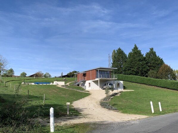 Villa | Exterior - Luxurious Villa in Limeyrat France With Private Pool (Limeyrat)