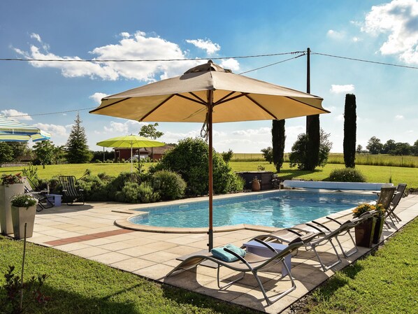 Outdoor pool - Quaint Cottage in Saint-eutrope-de-born With Swimming Pool (Saint-Eutrope-de-Born)