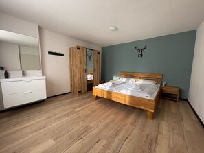 5 bedrooms, individually furnished, bed sheets - Holiday Apartment in Koetschach (Kotschach-Mauthen)