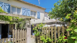 Unclassified image, 3 of 39, button - Welcoming Home in Fléac-sur-seugne With Pool (Fléac-sur-Seugne)
