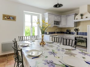 Dining - Charming Holiday Home in Vaison-la-romaine With Private Pool (Vinsobres)