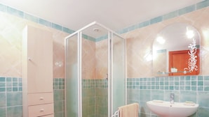 Bathroom - Charming Holiday Home in Vaison-la-romaine With Private Pool (Vinsobres)