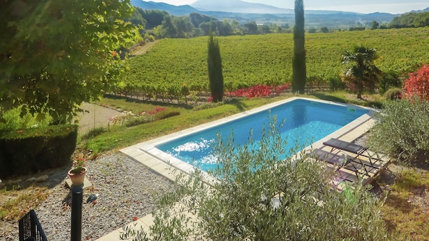 Pool - Charming Holiday Home in Vaison-la-romaine With Private Pool (Vinsobres)