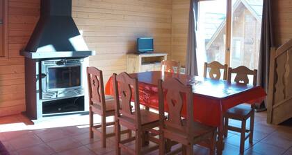 Beautiful Chalet on the Edge of the Center of Pra Loup