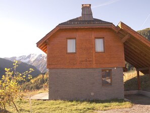 Exterior - Beautiful Chalet on the Edge of the Center of Pra Loup (Uvernet-Fours)