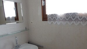 Apartment | Bathroom - Cozy Apartment in Lablachère With Swimming Pool (Lablachere)
