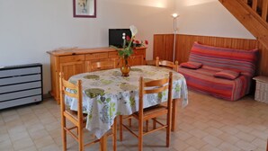 Dining - Cozy Apartment in Lablachère With Swimming Pool (Lablachere)