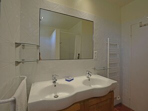 Villa | Bathroom | Shower - Spacious Villa in Saint-marsal With Swimming Pool (Saint-Marsal)