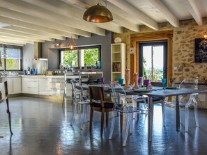 Dining - Splendid Holiday Home in Espère France With Private Pool (Espere)