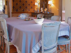 Dining - Expensive Mansion in Lauzun With Pool and Garden (Lauzun)