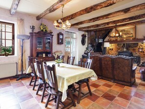 Dining - Authentic Holiday Home in Puy-l'evêque With Swimming Pool (Puy-l'Eveque)