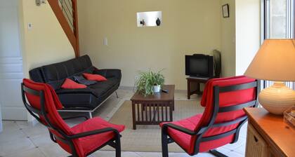 Peaceful Stay Near Lake
