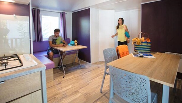 Mobile Home | Dining - Charming Mobile Home With Covered Terrace Close to the Beach (Messanges)