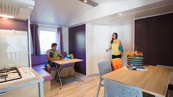 Mobil Karavan | Tempat makan