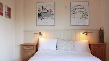 House | 2 bedrooms, individually furnished, bed sheets