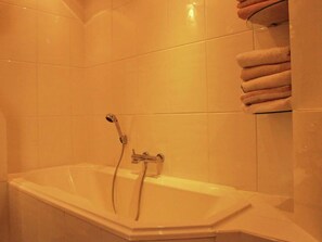 House | Bathroom - Spacious Holiday Home With Garden (Egmond aan den Hoef)