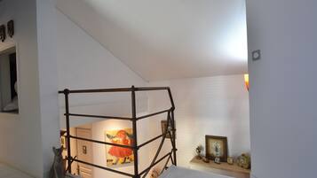 3 kamar tidur, minibar, dan seprai linen