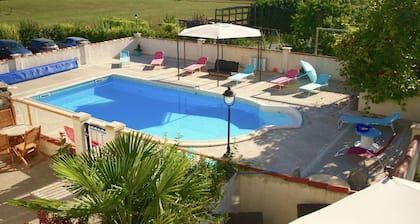 Colourful Holiday Home With Pool, Terrace, Garden, Bbq,patio