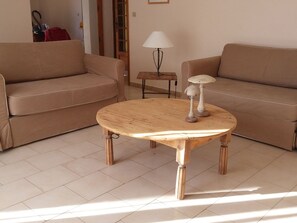 Villa | Living room | DVD player - Blissful Villa in Cabannes With Swimming Pool (Cabannes)