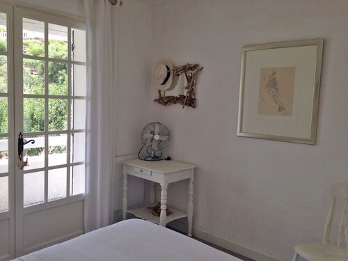 Country-style Decorated Villa With Pool and Breathtaking, Panoramic View of the Gulf of Saint-tropez