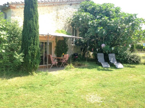 Peaceful Cottage With Swimming Pool in Fayssac France