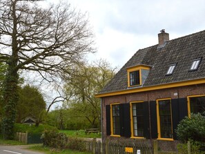Exterior - Monumental Holiday Farmhouse in Rural Area (Driebergen)